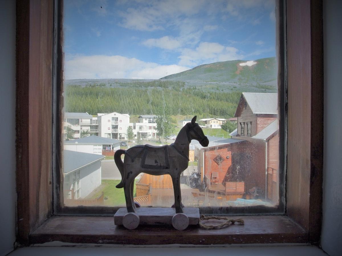 Husavik Hostel Buitenkant foto